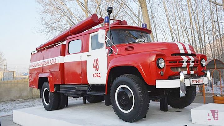 Албандаа 40 жил “зүтгэсэн” машиныг хөшөө болгон мөнхөллөө | Atime.mn